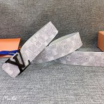 LOUIS VUITTO reversible belt in Monogram canvas and leather