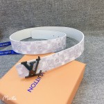 LOUIS VUITTO reversible belt in Monogram canvas and leather