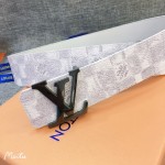 LOUIS VUITTO reversible belt in Monogram canvas and leather