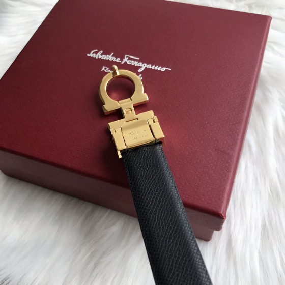 FERRAGAMO boutique buckle head, first layer of cowhide