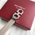 FERRAGAMO boutique buckle head, first layer of cowhide