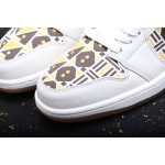 Air Jordan 1 Low beige en zwarte totem