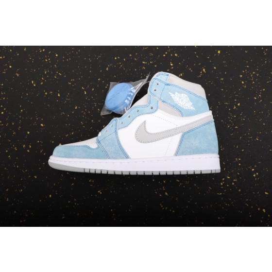 Air Jordan 1 Hyper Royal Washed North Carolina Blue