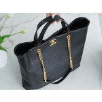 𝗖𝗛𝗔𝗘𝗡𝗟✦ 𝟐𝟐𝐬𝐬 latest 𝗠𝗮𝘅𝗶 shopping bag 🛍️ genuine leather black