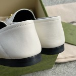 Gucci Super classic leather shoes mixed sheepskin leather leather sole horsebit buckle single shoes white