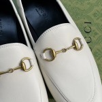 Gucci Super classic leather shoes mixed sheepskin leather leather sole horsebit buckle single shoes white