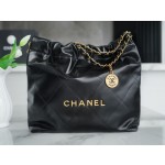 𝗖𝗛𝗔𝗘𝗡𝗟 ✦𝟐𝟐𝗣 spring and summer new 𝟐𝟐 handbag authentic tail leather black gold