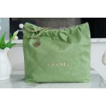 𝗖𝗛𝗔𝗘𝗡𝗟 ✦23𝒄 new 𝟐𝟐 handbag avocado green 🥑 authentic tail leather small