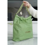 𝗖𝗛𝗔𝗘𝗡𝗟 ✦23𝒄 new 𝟐𝟐 handbag avocado green 🥑 authentic tail leather small