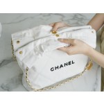 𝗖𝗛𝗔𝗘𝗡𝗟✦𝟐𝟐𝗣Spring/Summer New 𝟐𝟐Handbag Genuine tail leather white and black small