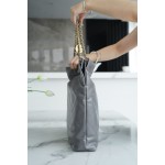 𝗖𝗛𝗔𝗘𝗡𝗟✦𝟐𝟐𝗣Spring/Summer New 𝟐𝟐Handbag Genuine Tail Leather Medium Premium Gray