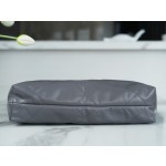 𝗖𝗛𝗔𝗘𝗡𝗟✦𝟐𝟐𝗣Spring/Summer New 𝟐𝟐Handbag Genuine Tail Leather Small Premium Gray