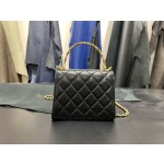 𝗖𝗛𝗔𝗘𝗡𝗟✦ 𝟮𝟮𝐒 Enamel Handle Chain Bag black