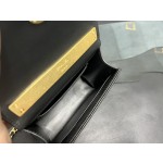 𝗖𝗛𝗔𝗘𝗡𝗟✦ 𝟮𝟮𝐒 Enamel Handle Chain Bag black