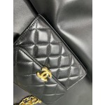 𝗖𝗛𝗔𝗘𝗡𝗟✦ 𝟮𝟮𝐒 Enamel Handle Chain Bag black