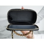 𝗖𝗛𝗔𝗘𝗡𝗟✦ 𝟐𝟐𝗦Spring/Summer Hollow Handle Long Box Black