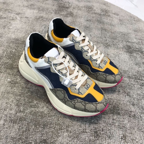 Gucci canvas cowhide interspersed with pink leather stripes trimmed poppet shoes pink spelling