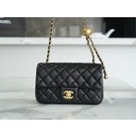 𝗖𝗛𝗔𝗘𝗡𝗟✦ 23C metal ball 𝑴𝒊𝒏𝒊 genuine leather black 🖤