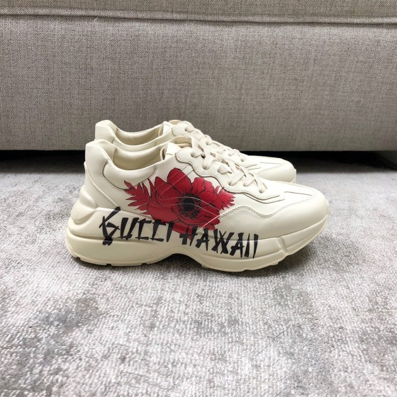 Gucci Pops This collection has a lot of flora and fauna elements Original material