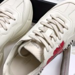 Gucci Pops This collection has a lot of flora and fauna elements Original material