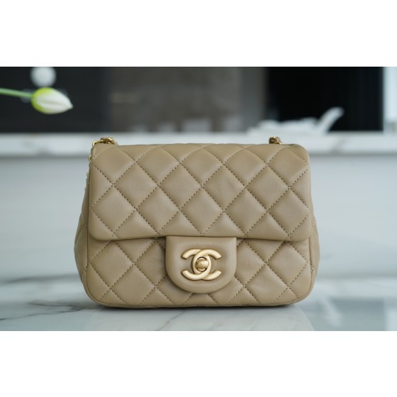 𝗖𝗛𝗔𝗘𝗡𝗟✦ Metal Ball Square Fatty Genuine Leather Milk Coffee Apricot