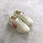 Gucci Pops This collection has a lot of flora and fauna in the original material Red Apple