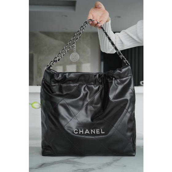 𝗖𝗛𝗔𝗘𝗡𝗟✦𝟐𝟐𝗣 spring and summer new 𝟐𝟐 handbag black silver buckle medium