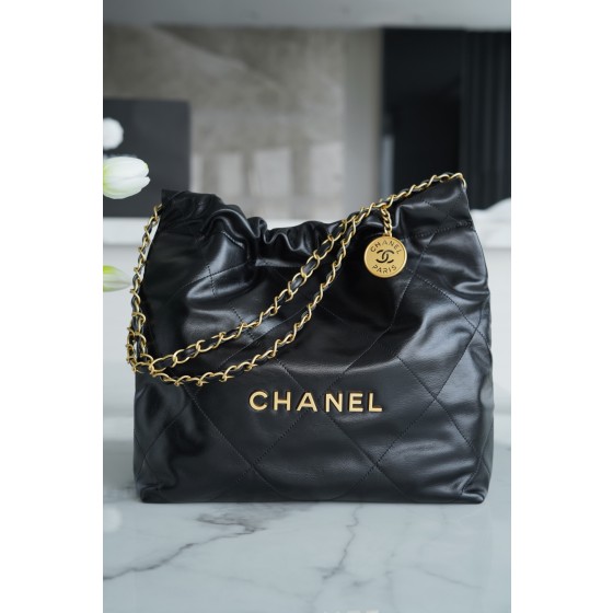 𝗖𝗛𝗔𝗘𝗡𝗟✦𝟐𝟐𝗣Spring/Summer New 𝟐𝟐Handbag Small Black Gold Buckle➿