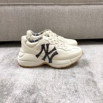 Gucci Pops This collection has a lot of flora and fauna elements Original material