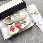 Gucci Pops This collection has a lot of flora and fauna elements Original material