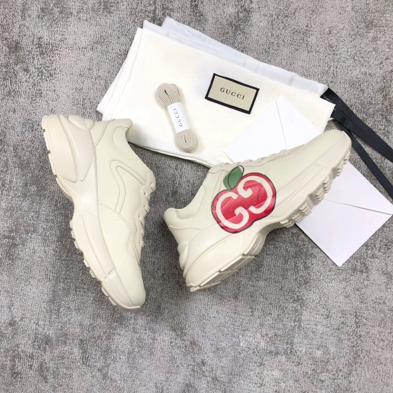 Gucci Pops This collection has a lot of flora and fauna elements Original material