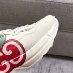 Gucci Pops This collection has a lot of flora and fauna elements Original material