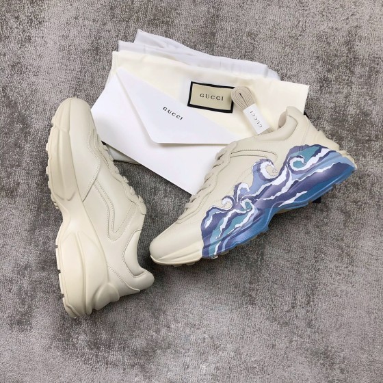 Gucci Pops This collection has a lot of flora and fauna elements Original material