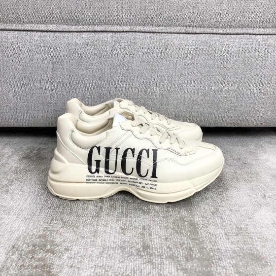 Gucci Pops This collection has a lot of flora and fauna elements Original material