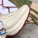 Gucci Pops This collection has a lot of flora and fauna elements Original material