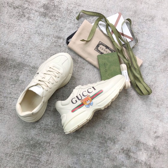 Gucci Pops This collection has a lot of flora and fauna elements Original material