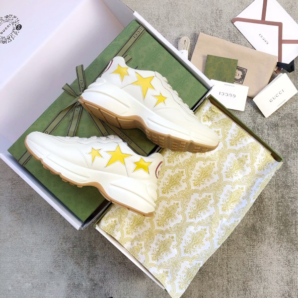 Gucci Pops This collection has a lot of flora and fauna elements Original material