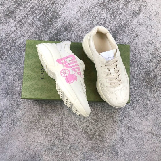 Gucci Pops This collection has a lot of flora and fauna elements Original material