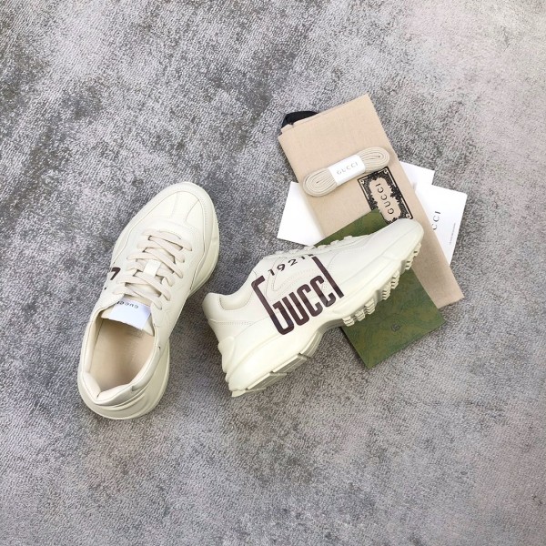 Gucci Pops This collection has a lot of flora and fauna elements Original material