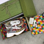 Gucci Pops This collection has a lot of flora and fauna elements Original material