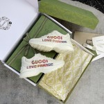 Gucci Pops This collection has a lot of flora and fauna elements Original material