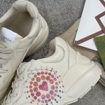 Gucci Pops This collection has a lot of flora and fauna elements Original material