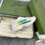 Gucci Pops This collection has a lot of flora and fauna elements Original material