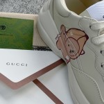 Gucci Pops This collection has a lot of flora and fauna elements Original material