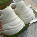 Gucci Pops This collection has a lot of flora and fauna elements Original material