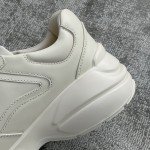 Gucci Pops This collection has a lot of flora and fauna elements Original material