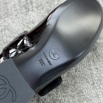 CHANEL book bag buckle single shoes Mary Jane single shoes bright wrinkled patent leather gold heel