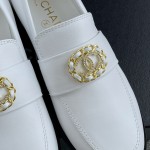 CHANEL Louboutins Simple small single shoes Lace-shaped round Logo leather outsole