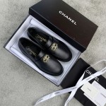 CHANEL Louboutins Simple small single shoes Lace-shaped round Logo leather outsole