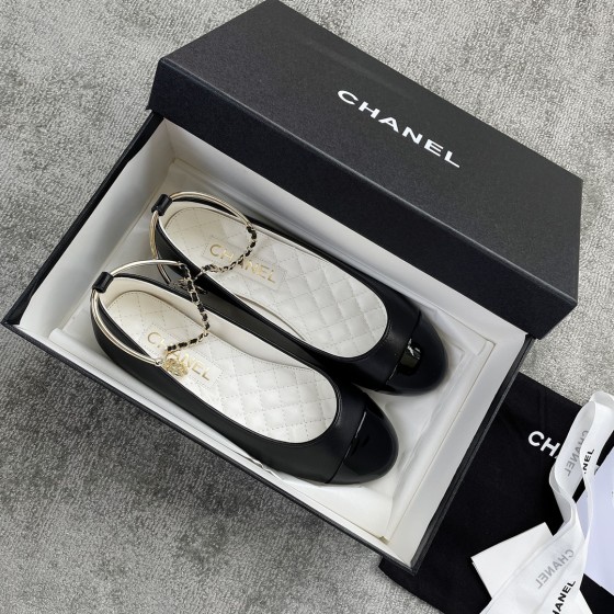 CHANEL 22 years of the latest models of a unique temperament of a ballet shoe zinc alloy half-ring iron ring design